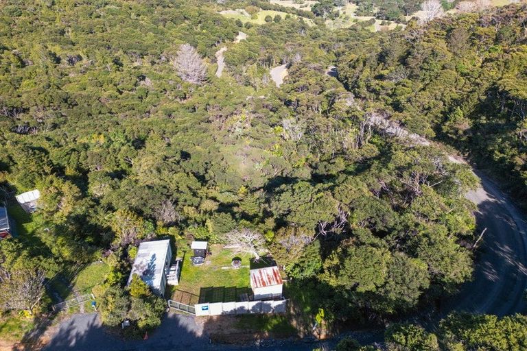 Photo of property in 1 Waikawau Beach Road, Waikawau, Coromandel, 3584