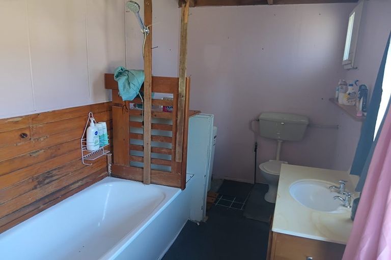 Photo of property in 129 Russell Street, Westport, 7825