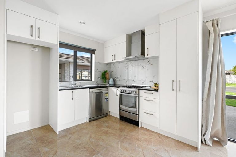 Photo of property in 2 Capricorn Place, Rototuna North, Hamilton, 3210