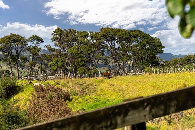 Photo of property in 171 Pinchgut Road, Kaukapakapa, 0873