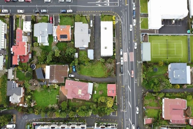 Photo of property in 225 Karori Road, Karori, Wellington, 6012