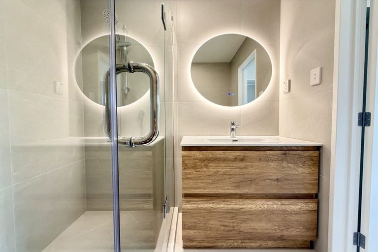 Photo of property in 58b Fitzherbert Avenue, West Harbour, Auckland, 0618