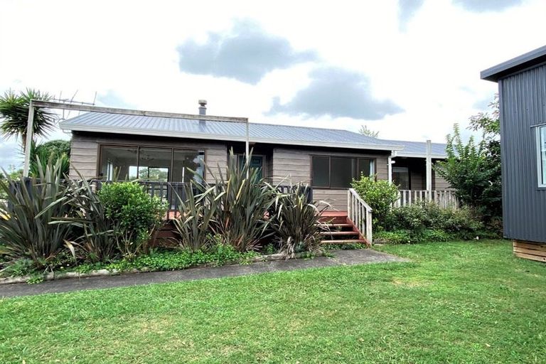 Photo of property in 20 Harbour Crest Drive, Waiuku, 2123