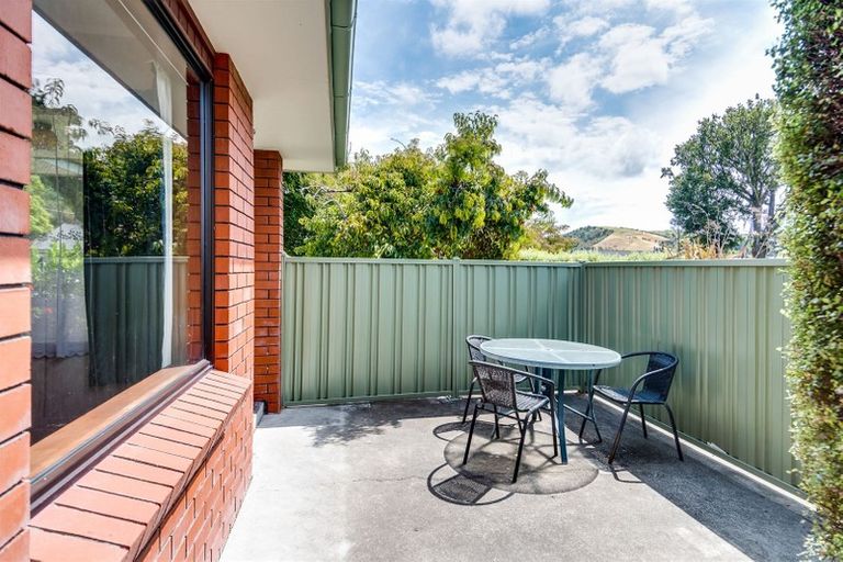 Photo of property in 1 Lowther Place, Taradale, Napier, 4112