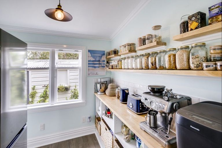 Photo of property in 3 Terrace Lane, Hospital Hill, Napier, 4110