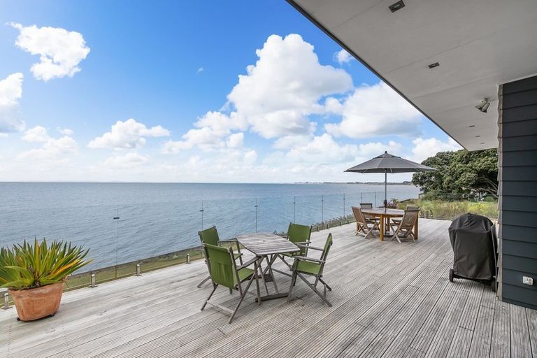 Photo of property in 6 Crispe Road, Clarks Beach, 2122