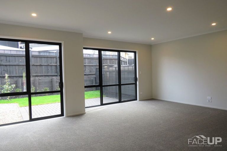 Photo of property in 10 Kauri Amber Road, Westgate, Auckland, 0614