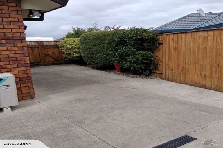 Photo of property in 11 Geneva Terrace, Kelvin Grove, Palmerston North, 4414