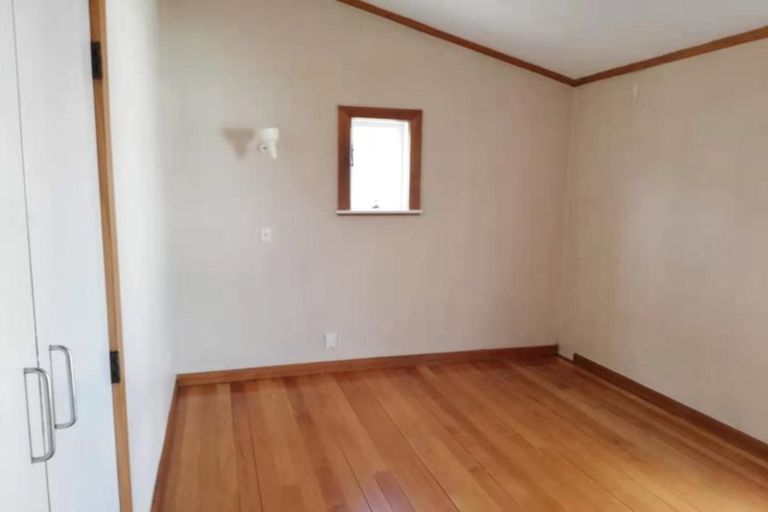 Photo of property in 231 Te Atatu Road, Te Atatu South, Auckland, 0610