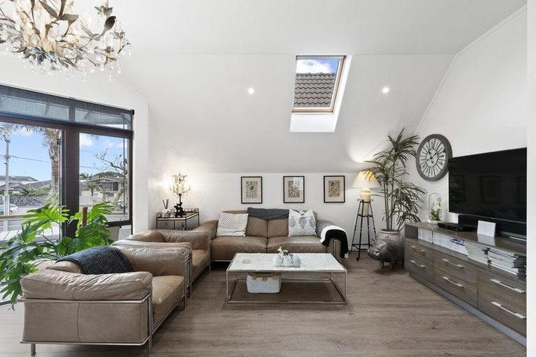 Photo of property in 3/56 Milford Road, Milford, Auckland, 0620