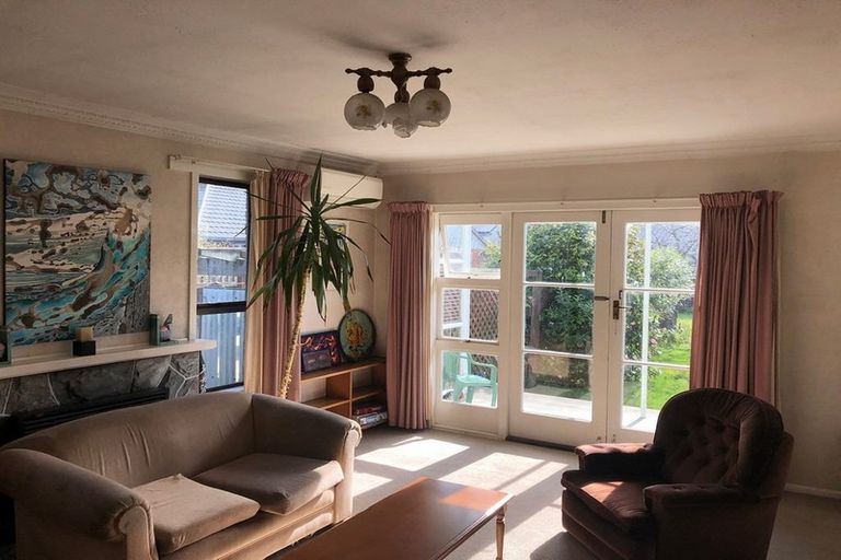 Photo of property in 1 Clonbern Place, Upper Riccarton, Christchurch, 8041