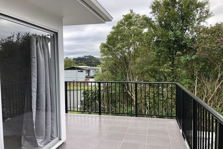 Photo of property in 1/7 Classic Grove, Bayview, Auckland, 0629