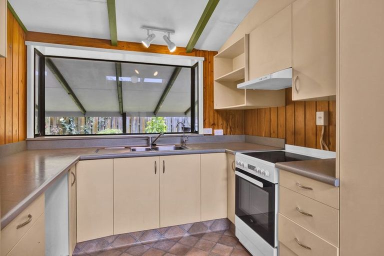 Photo of property in 4 Quin Crescent, Hawera, 4610