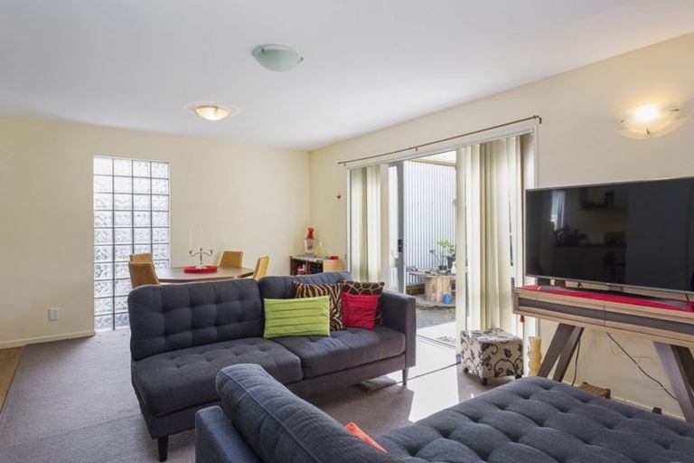 Photo of property in 3/35 Ely Street, Christchurch Central, Christchurch, 8013