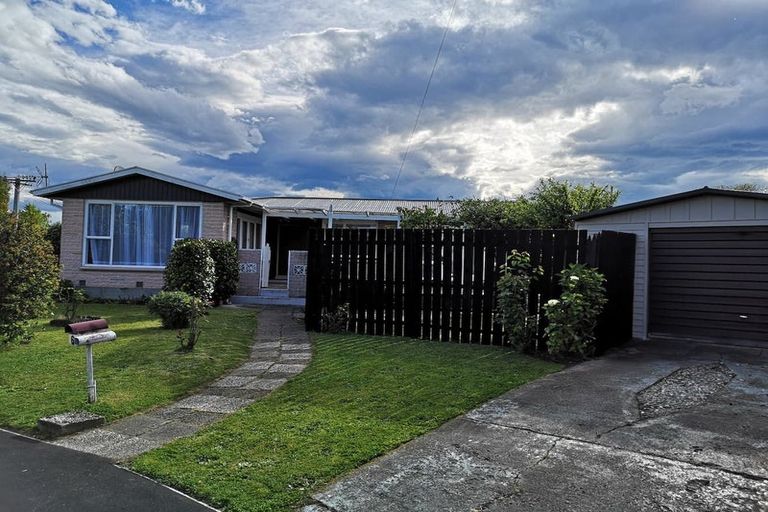 Photo of property in 6 Norrie Street, Redwood, Christchurch, 8051