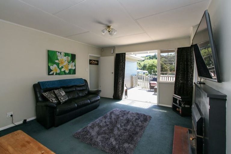 Photo of property in 2 Sardinha Place, Marfell, New Plymouth, 4310