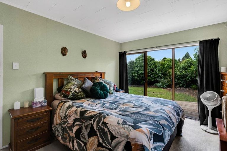 Photo of property in 376 South Road, Omata, New Plymouth, 4374