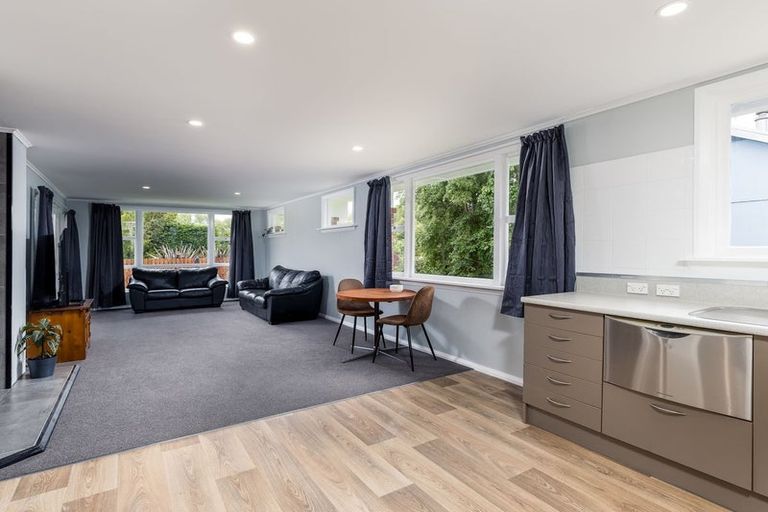 Photo of property in 81 Timaru Road, Waimate, 7924