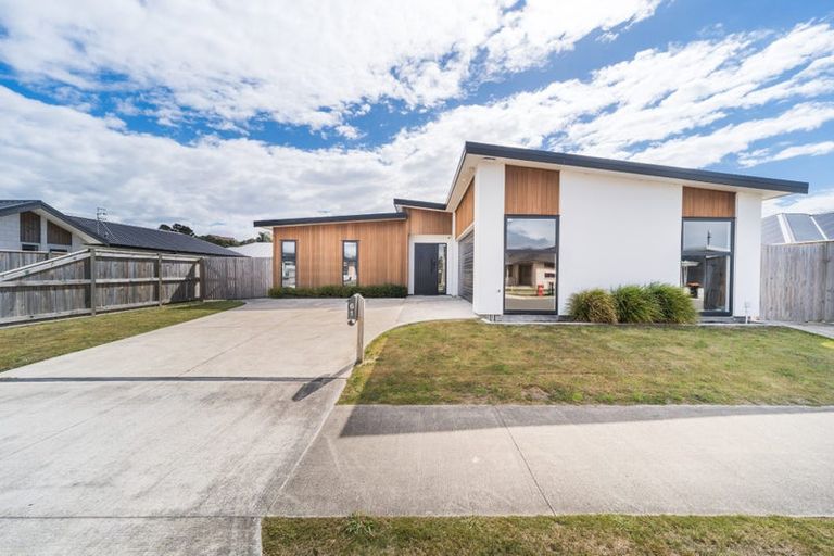 Photo of property in 61 Freedom Drive, Kelvin Grove, Palmerston North, 4414