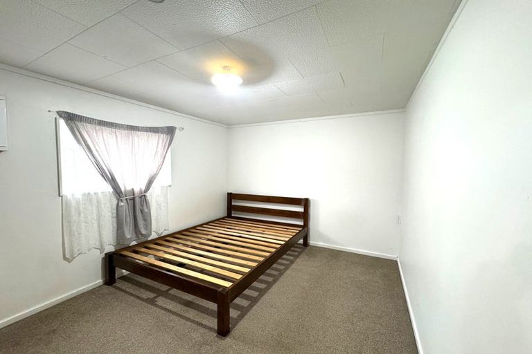 Photo of property in 26 Cyclarama Crescent, Massey, Auckland, 0614