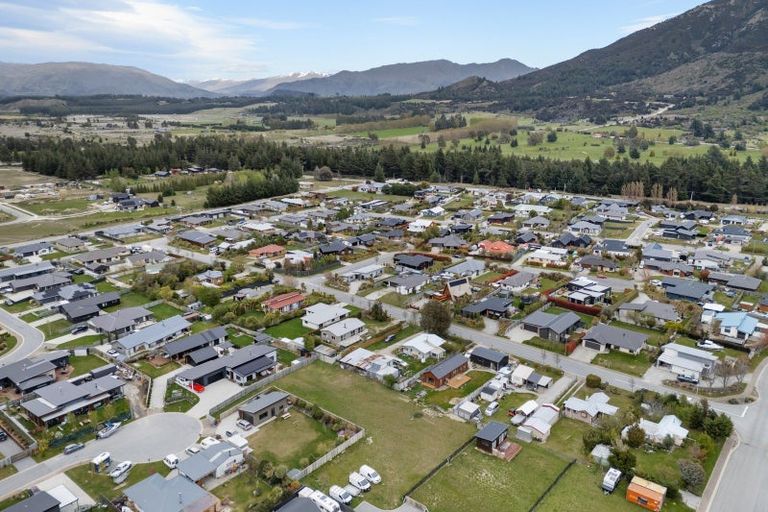 Photo of property in 18 Pennycook Place, Lake Hawea, 9382