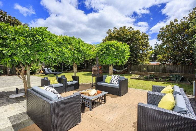 Photo of property in 28 Northumberland Avenue, Belmont, Auckland, 0622