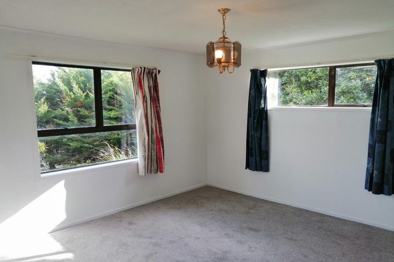 Photo of property in 12 St Catherine Crescent, West Harbour, Auckland, 0618