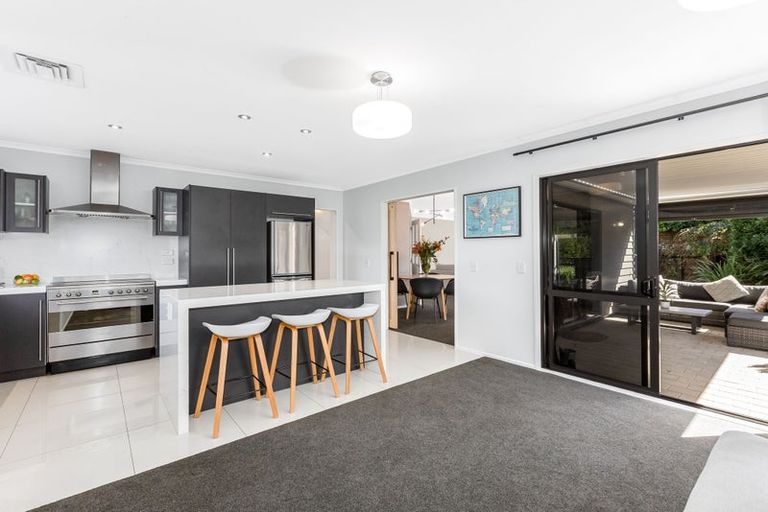 Photo of property in 59 Te Puia Drive, Aotea, Porirua, 5024