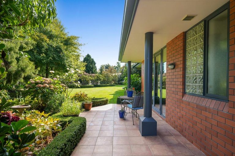 Photo of property in 14 Regent's Park Drive, Casebrook, Christchurch, 8051