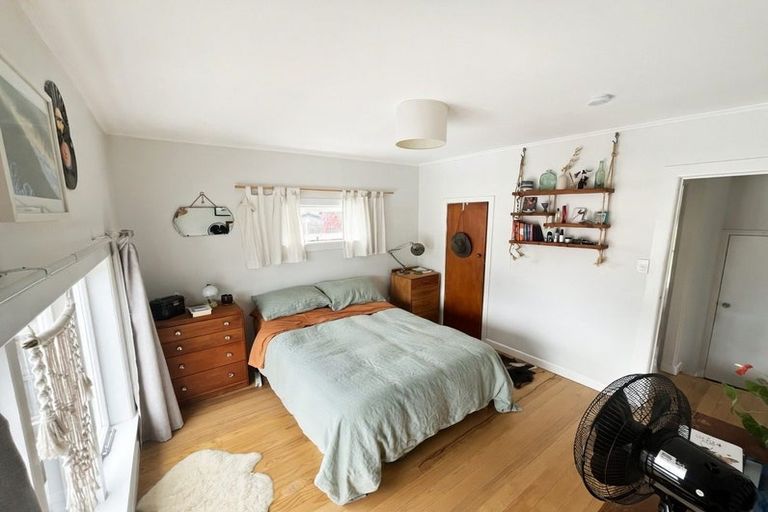 Photo of property in 158b Lake Road, Northcote, Auckland, 0627