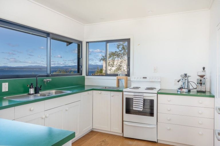 Photo of property in 21 Waiparemo Crescent, Pukawa Bay, Turangi, 3381