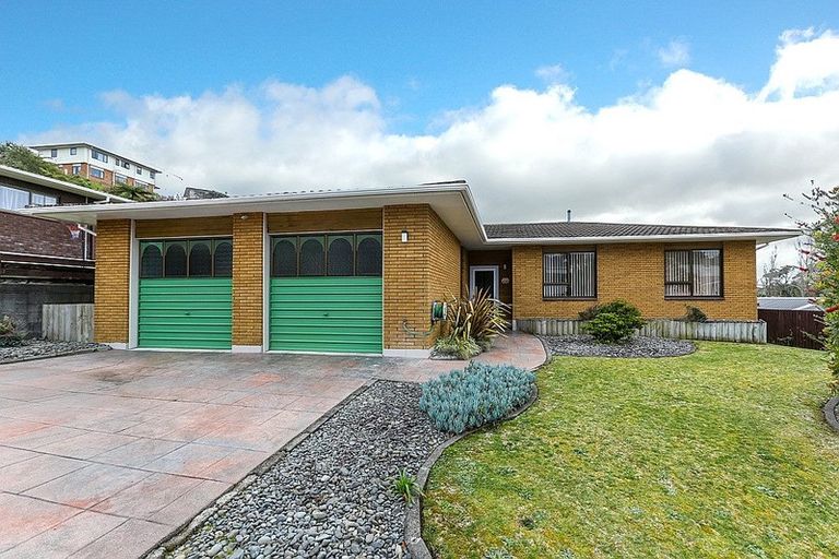 Photo of property in 4 Cannon Street, Westown, New Plymouth, 4310