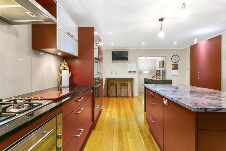 Photo of property in 9a Pendene Place, Forrest Hill, Auckland, 0620