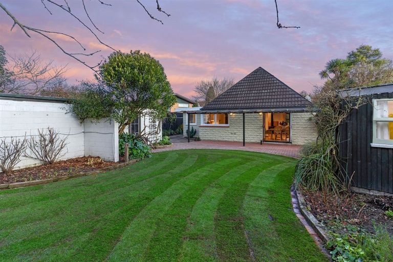 Photo of property in 18 Guinness Crescent, Ilam, Christchurch, 8041