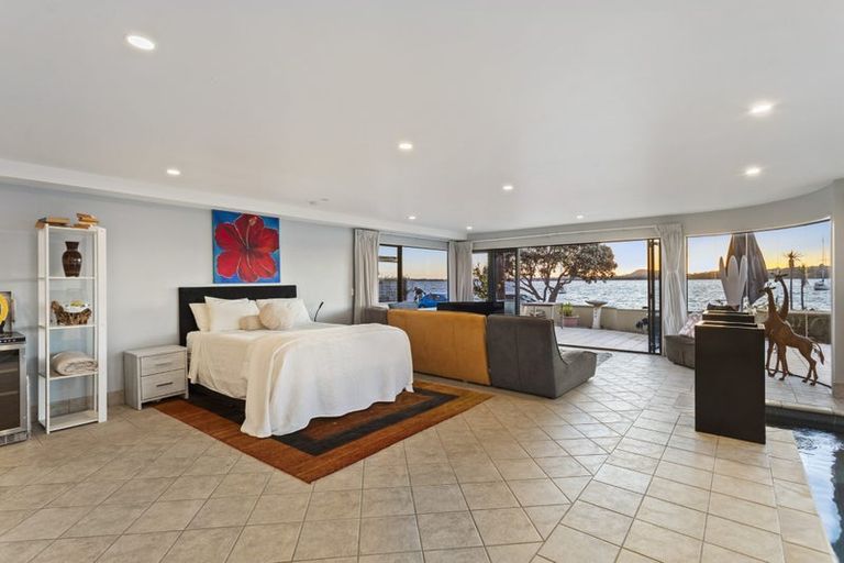 Photo of property in 14 The Parade, Bucklands Beach, Auckland, 2012