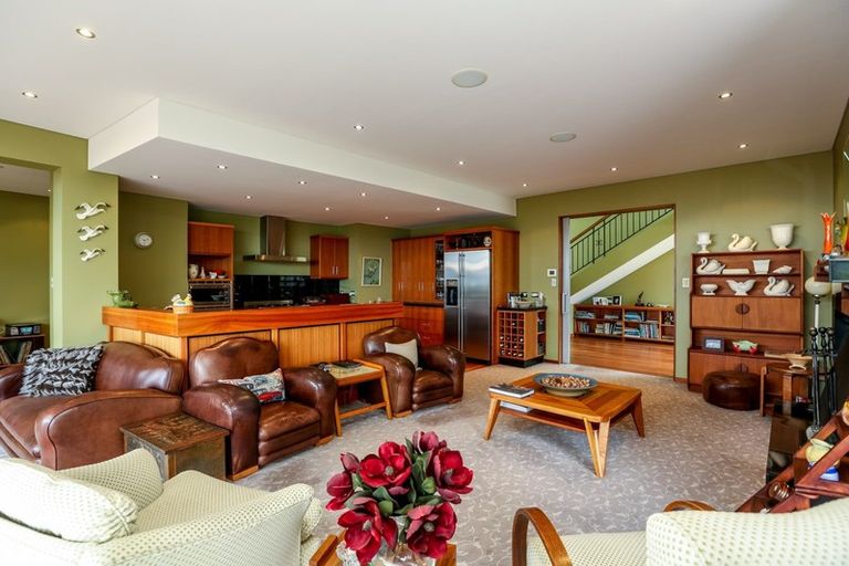 Photo of property in 531 South Road, Omata, New Plymouth, 4374