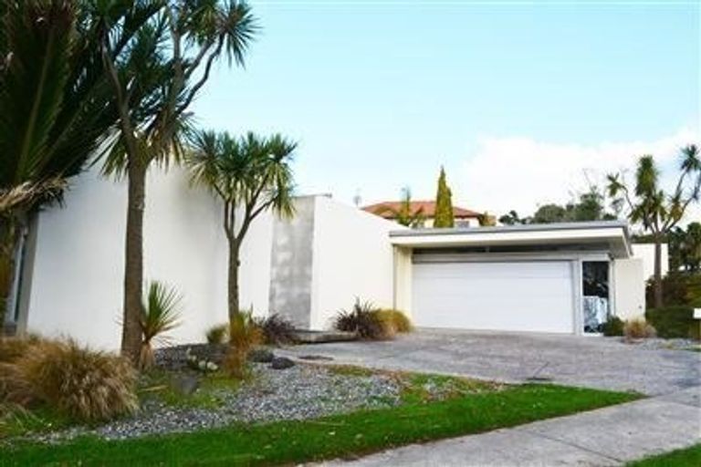 Photo of property in 59 Te Wharau Drive, Greenhithe, Auckland, 0632