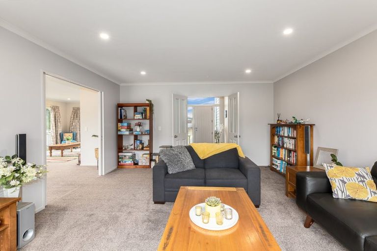 Photo of property in 31 Aspiring Terrace, Aotea, Porirua, 5024