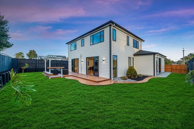 Photo of property in 11 Alexandra Street, Riverhead, 0820