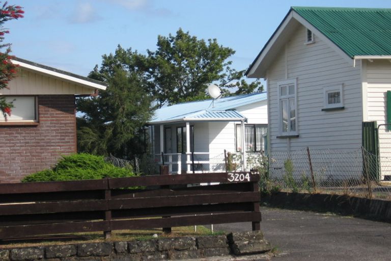 Photo of property in 3208b Great North Road, New Lynn, Auckland, 0600