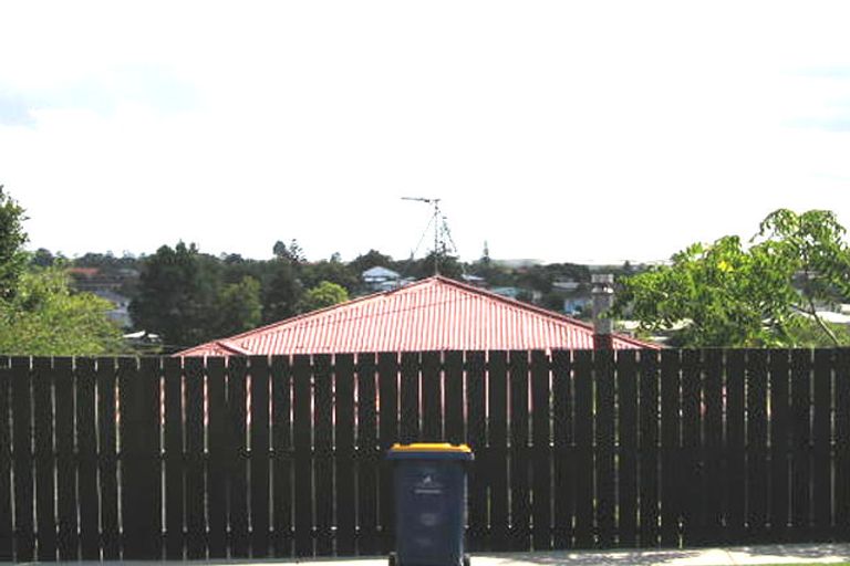 Photo of property in 99c Hutchinson Avenue, New Lynn, Auckland, 0600