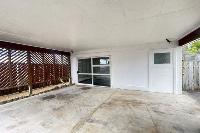 Photo of property in 77 Riverpark Crescent, Henderson, Auckland, 0610