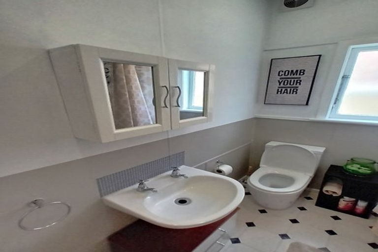 Photo of property in 33 Buckingham Street, Melrose, Wellington, 6023