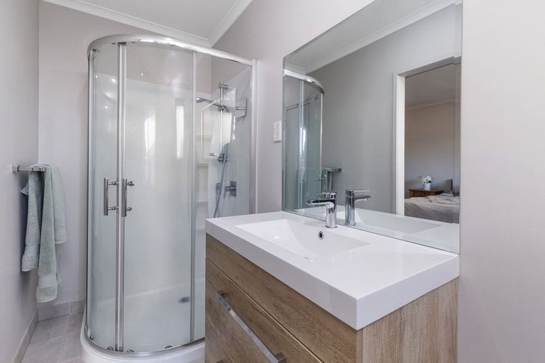 Photo of property in 57 Nimstedt Avenue, Oteha, Auckland, 0632