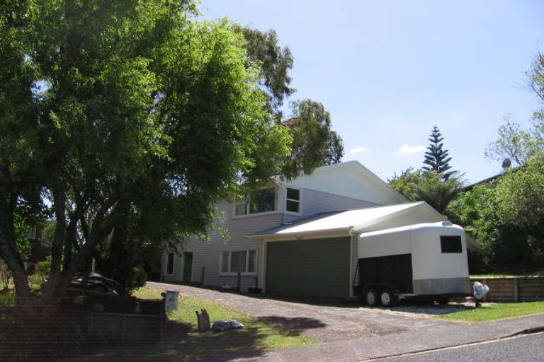 Photo of property in 10 Seon Place, Birkdale, Auckland, 0626