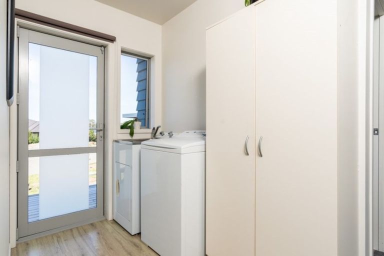 Photo of property in 11 Kakapo Place, Mangawhai, 0505