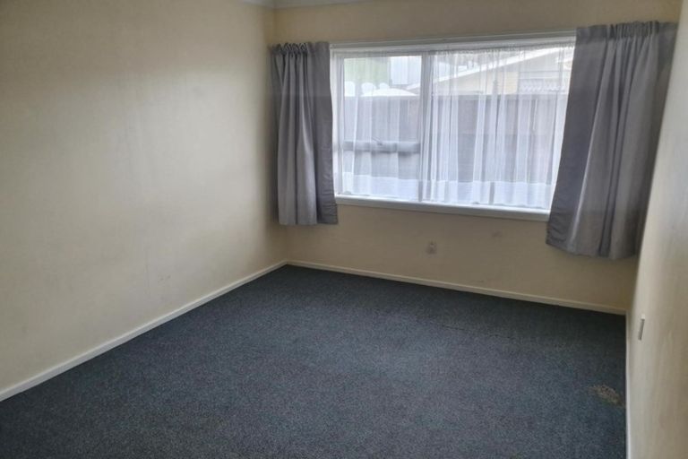 Photo of property in 39a Simons Street, Moturoa, New Plymouth, 4310