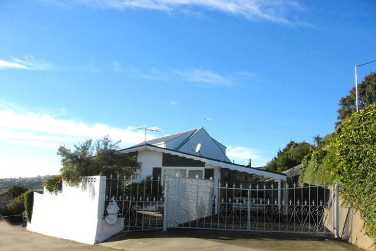 Photo of property in 161 Hackthorne Road, Cashmere, Christchurch, 8022