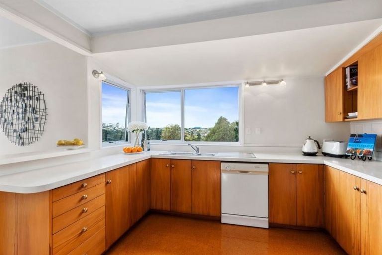 Photo of property in 81 Juniper Road, Sunnynook, Auckland, 0620