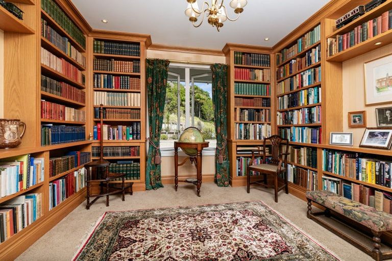 Photo of property in 38 Kaipara View Road, Helensville, 0875